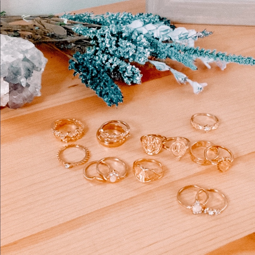 NEW Set of 16 golden rings